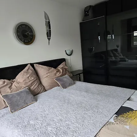 Exclusive Three-story Near The Center