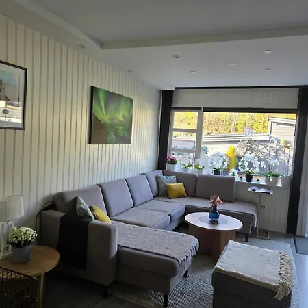 Exclusive Three-story Near The Center Holiday home