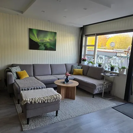 Exclusive Three-story Near The Center Casa vacanze *