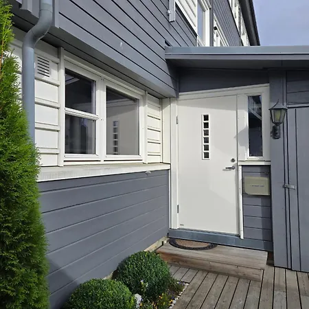 Casa vacanze Exclusive Three-story Near The Center *