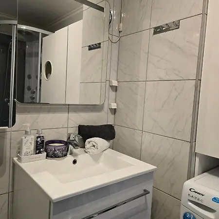 Exclusive Three-story Near The Center Holiday home